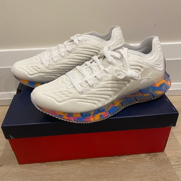 Reebok Shoes size 8.5 *brand new* - Picture 2 of 5